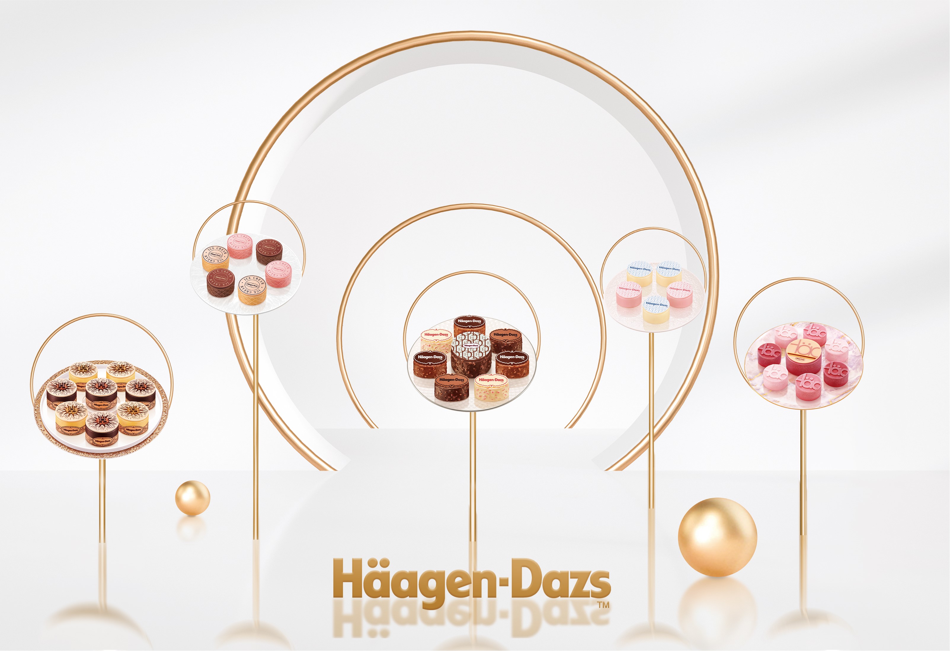Haagen-Dazs cakes on display